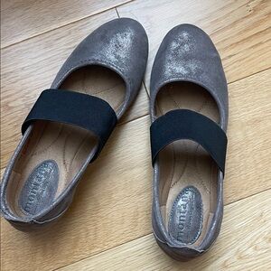 Montana West Silver and Black Flats
